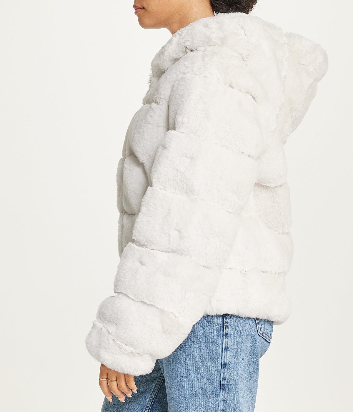 Short Faux Fur With Hood Ivory - Image 4