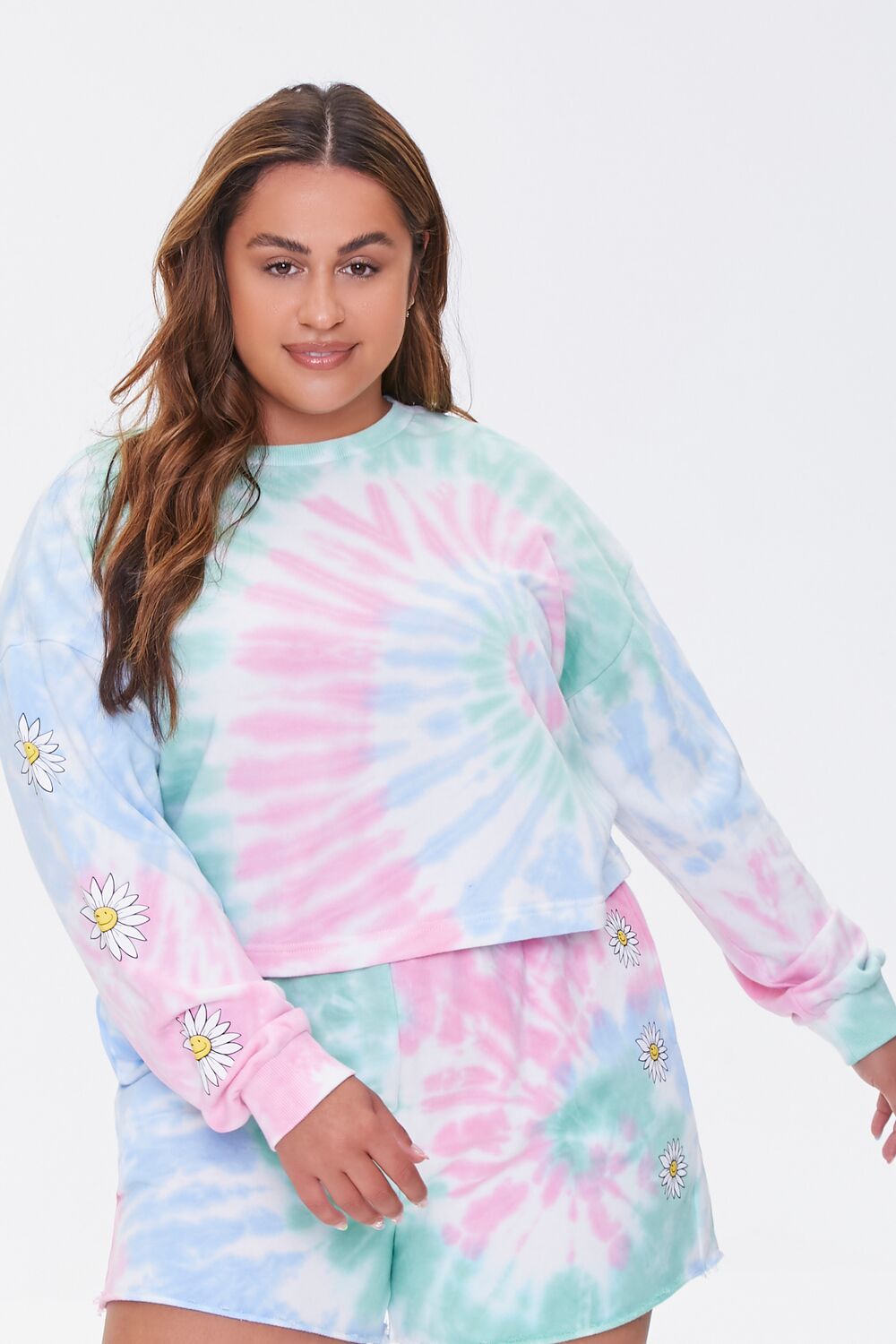 Plus Size Daisy Graphic Tie-Dye Pullover