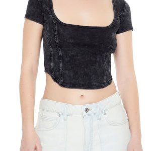 Mineral Wash Cropped Tee