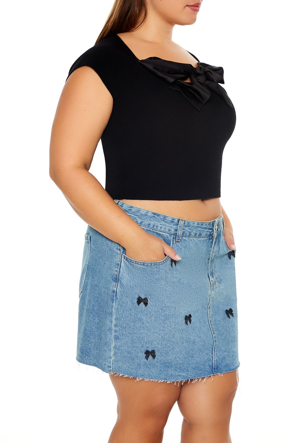 Plus Size Sweater-Knit Bow Crop Top - Image 4