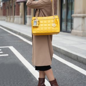 Mabel Shoulder and Set